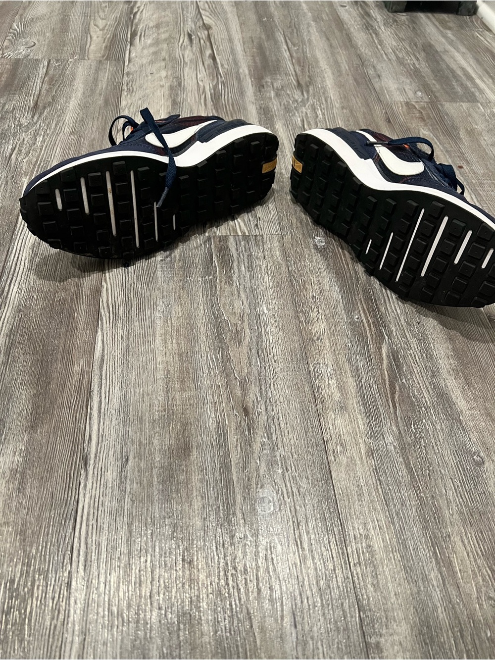 Nike Orange and Navy Kids' Athletic Sneakers - Picture 4 of 6